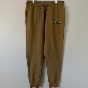 m timberland joggers 
front side pockets & one pocket in the back